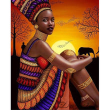 Load image into Gallery viewer, Beauty - Full Drill Diamond Painting
